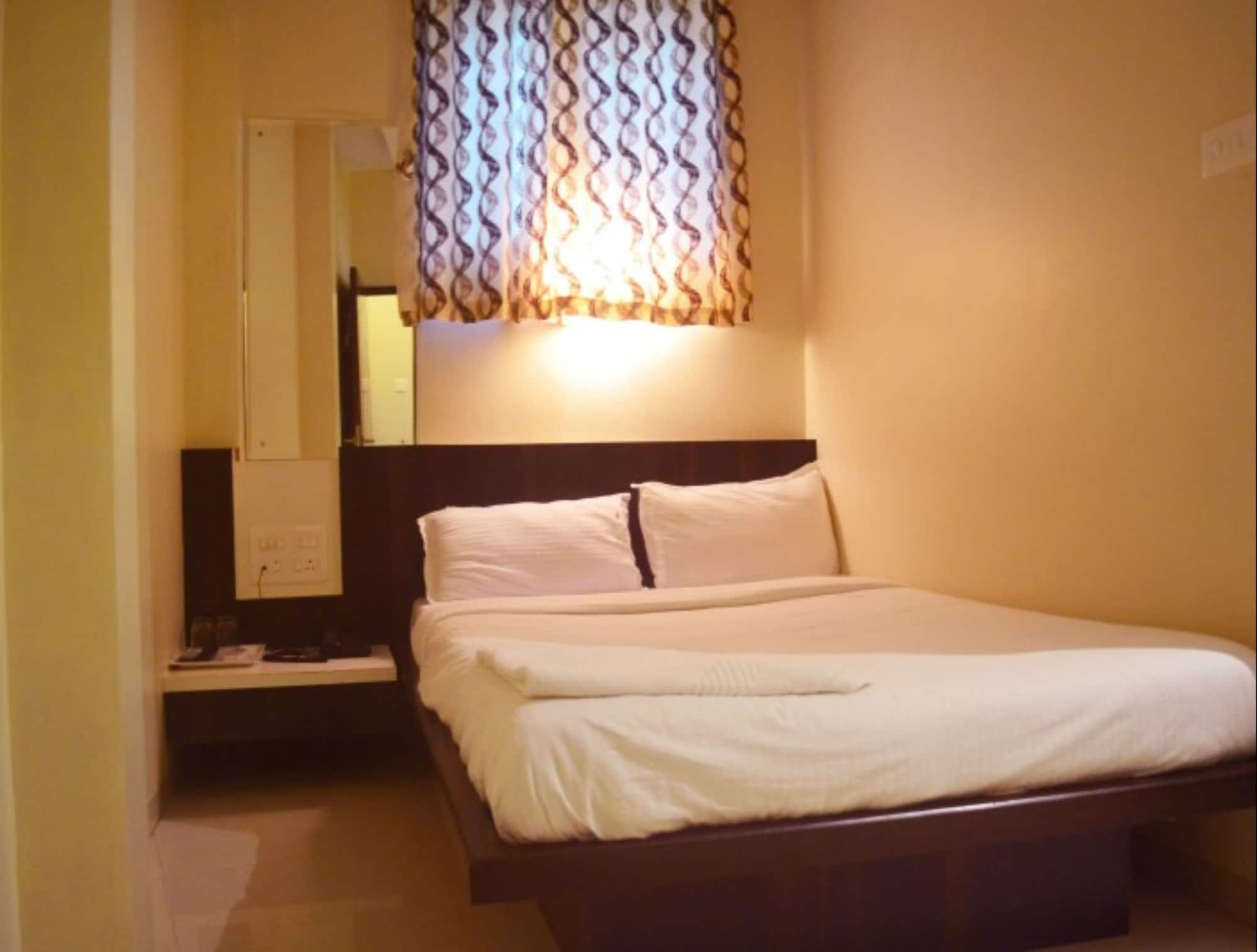 Airport Metro Hotel Mumbai Exterior photo