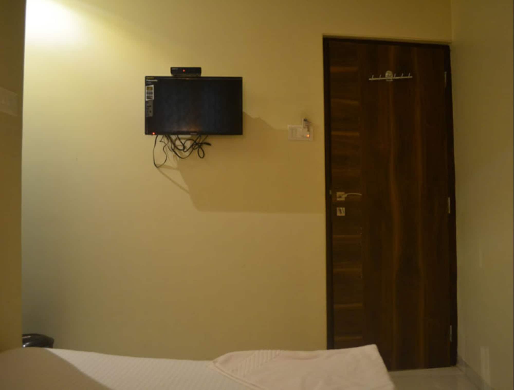 Airport Metro Hotel Mumbai Exterior photo