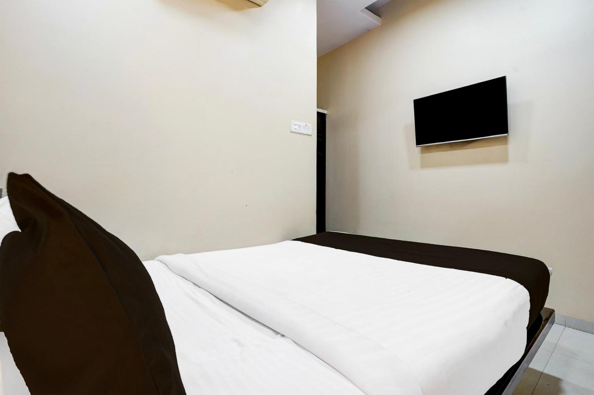 Airport Metro Hotel Mumbai Exterior photo