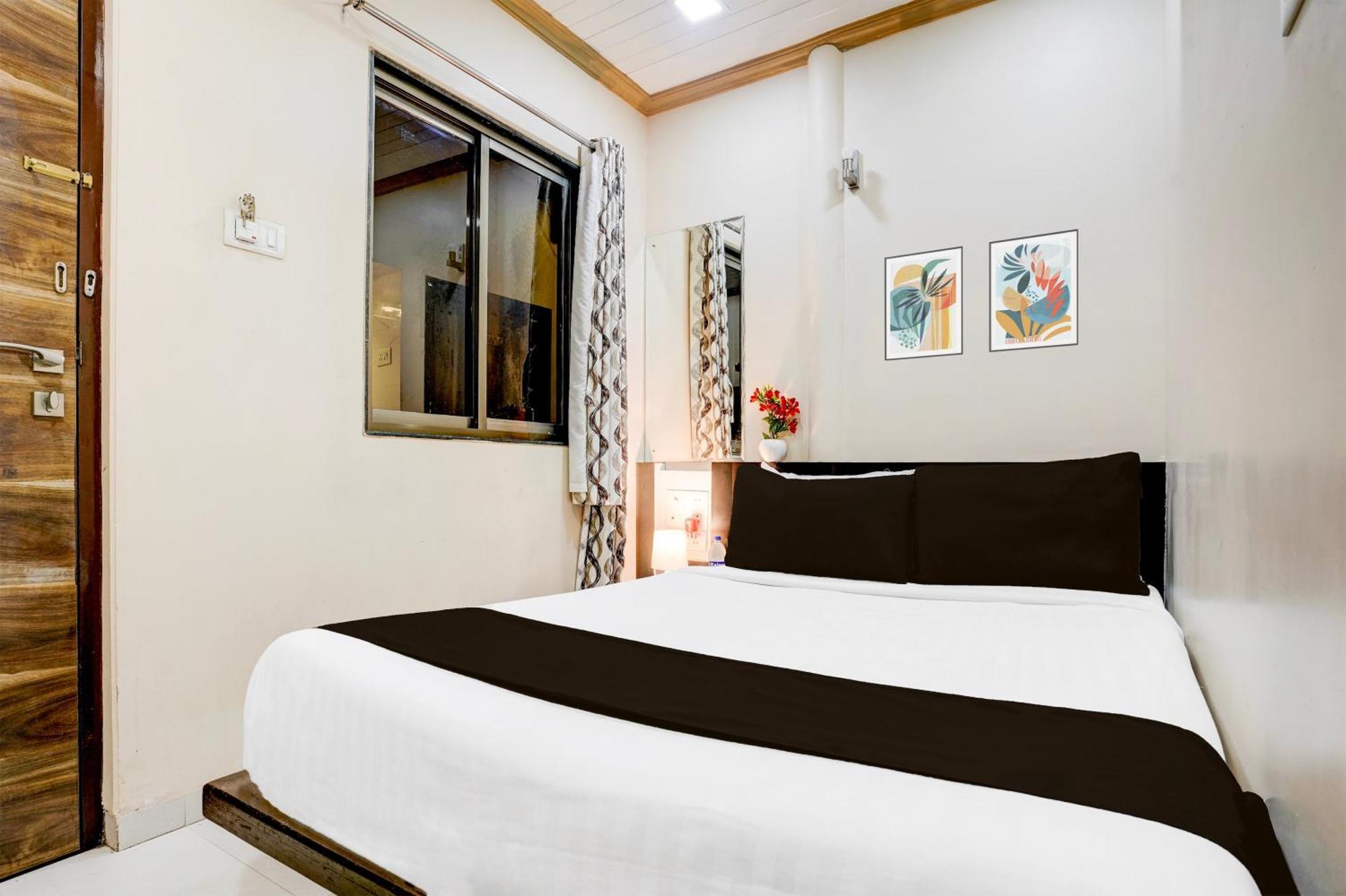 Airport Metro Hotel Mumbai Exterior photo