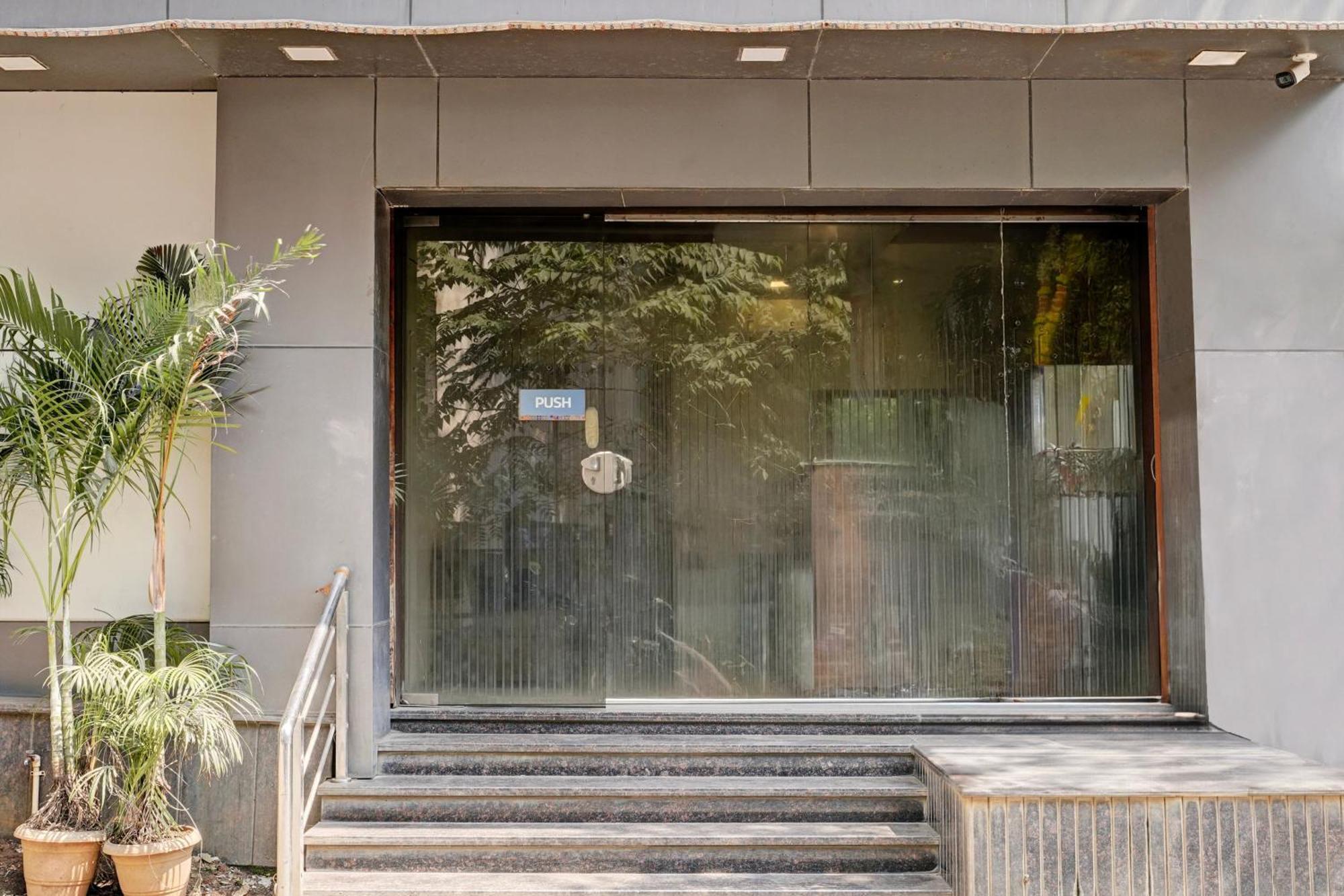 Airport Metro Hotel Mumbai Exterior photo