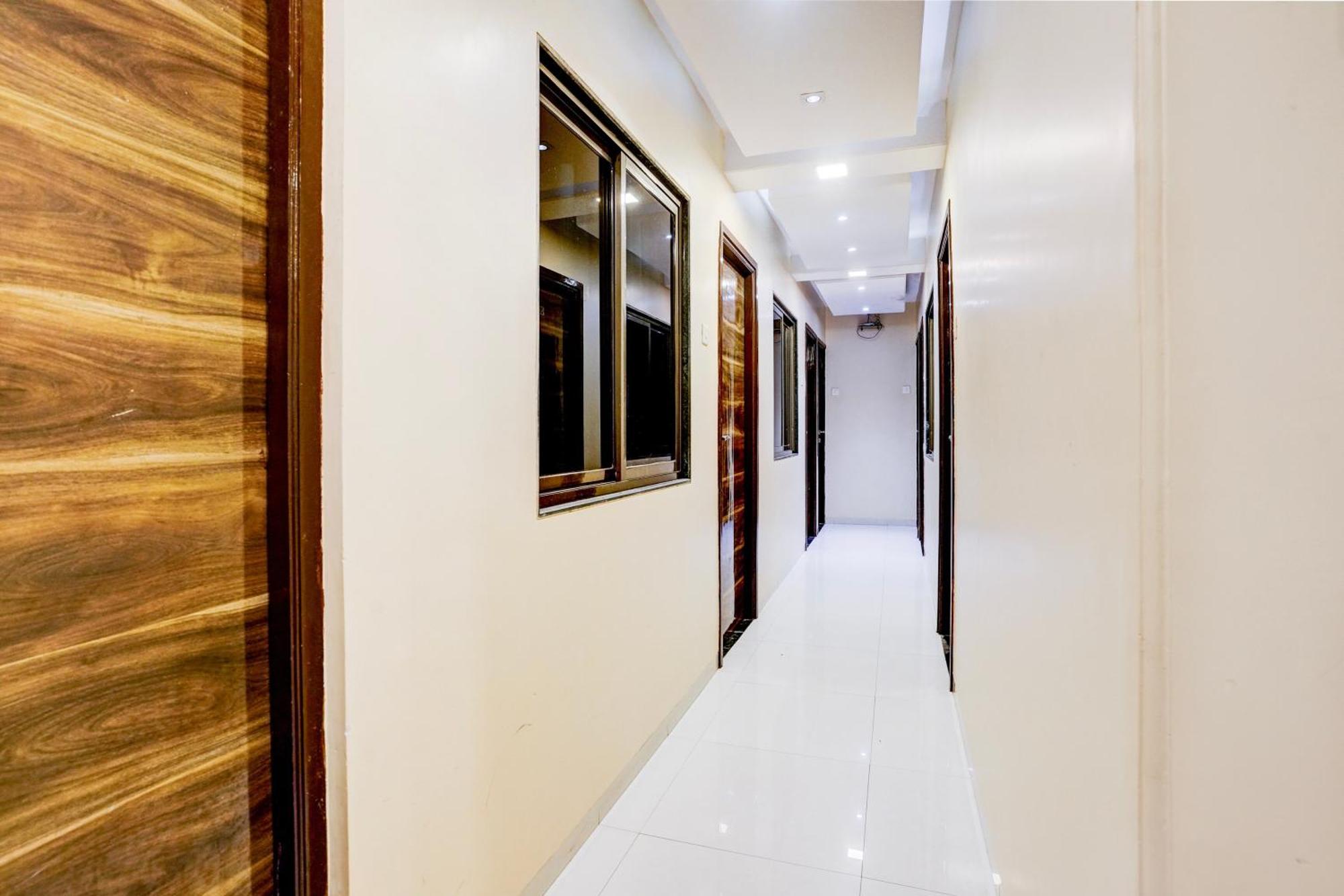 Airport Metro Hotel Mumbai Exterior photo